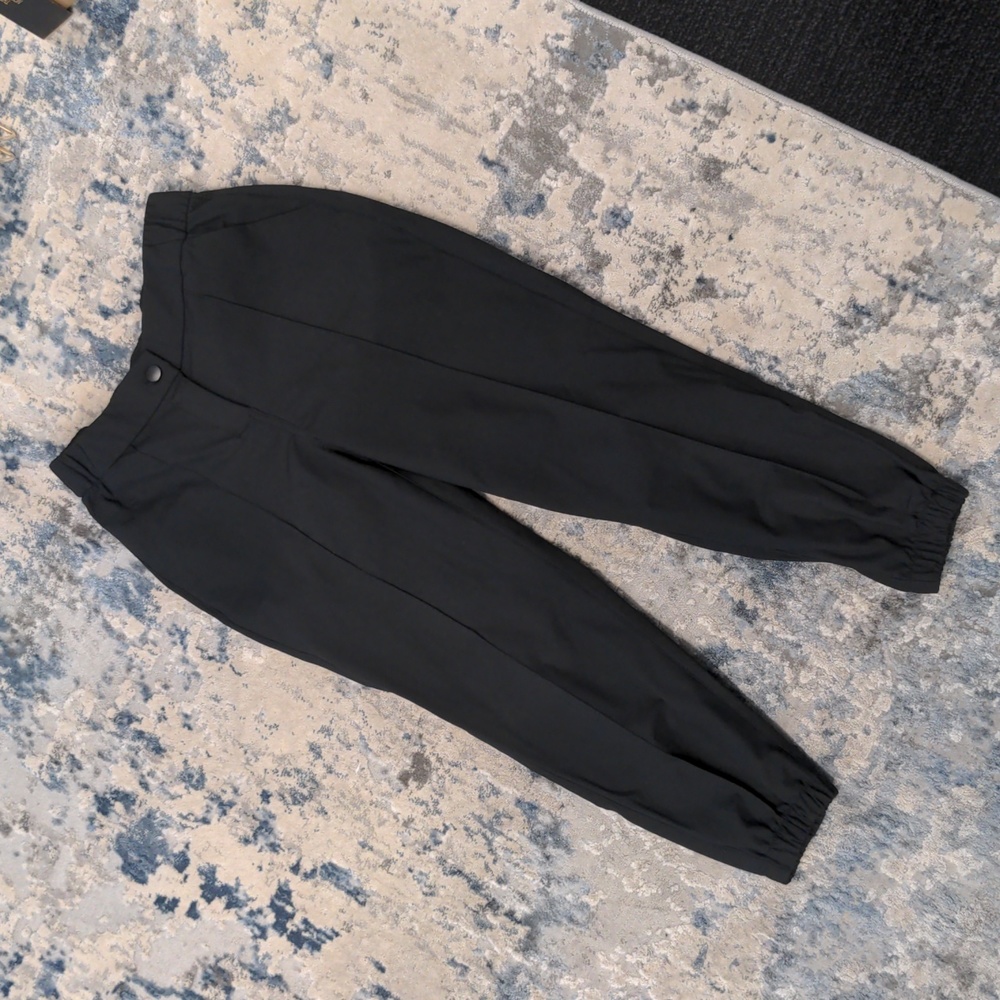 Lululemon Crop Joggers - Picture 1 of 3